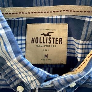 Men’s Hollister size M short sleeve button down shirt .